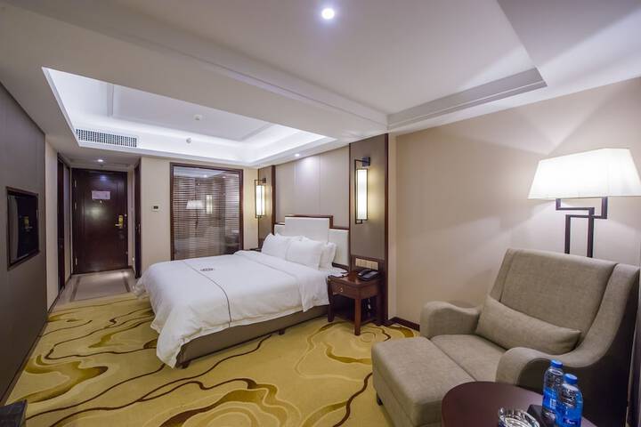 Room 37 of 64