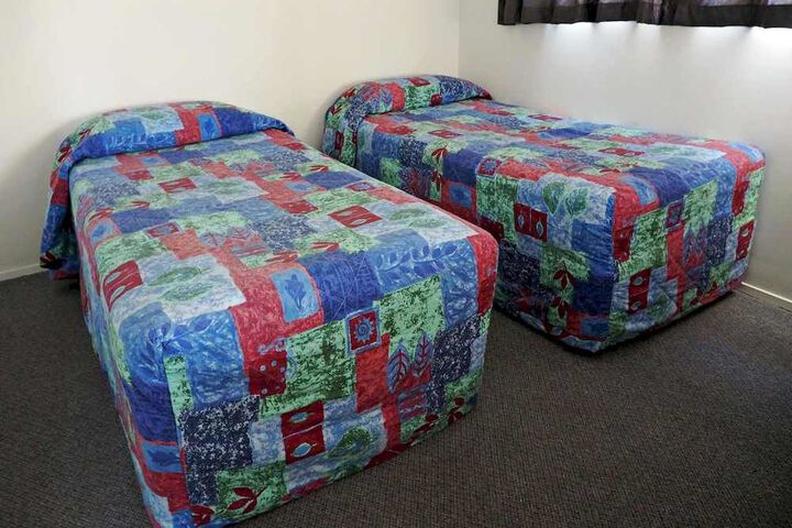 Room 4 of 106