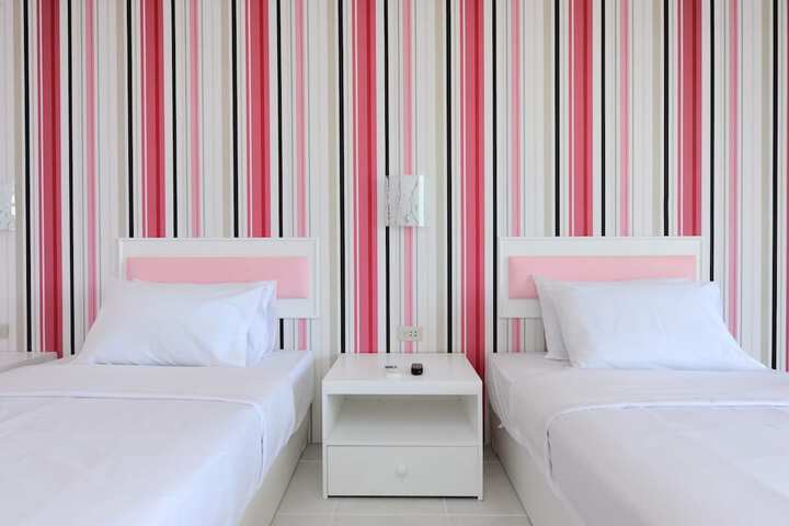 Room 9 of 26