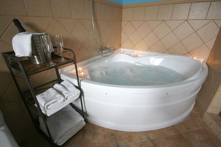 Hot Tub 42 of 67