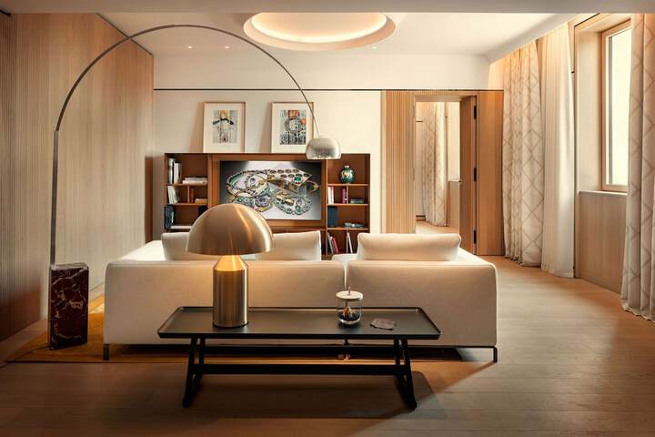Room 10 of 60