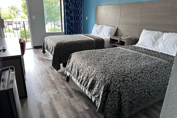 2 Double Beds Deluxe (1 of 3)
