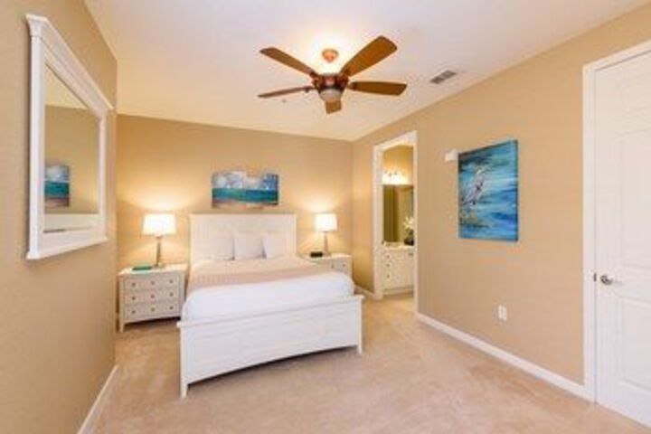 Room 9 of 23
