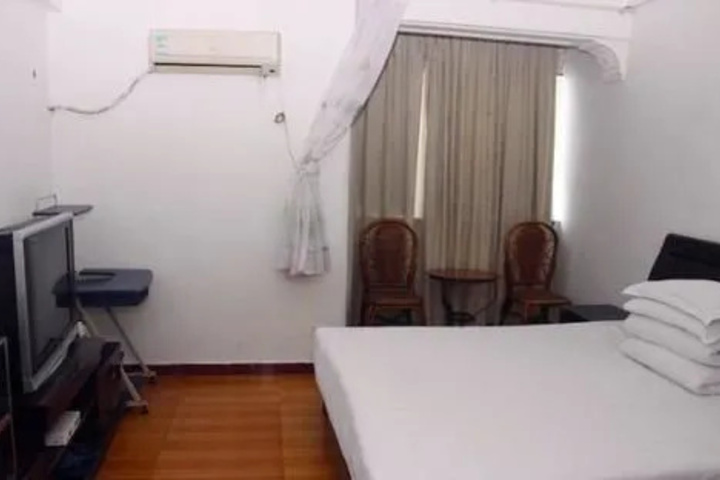 Room 6 of 7