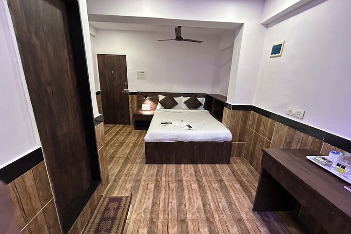Room 33 of 53