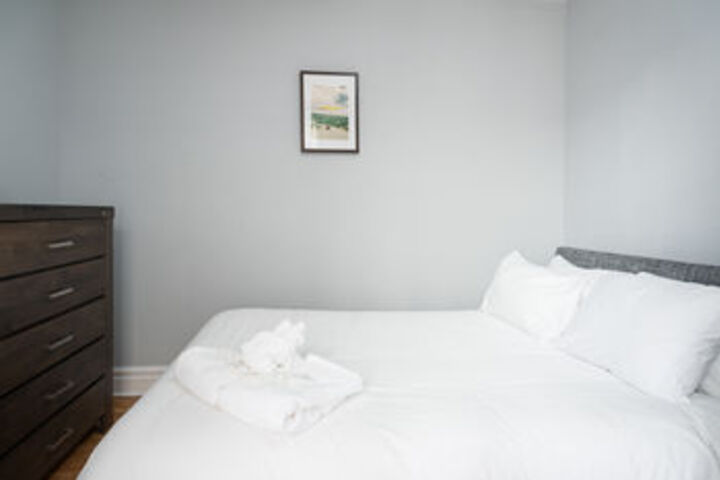 Room 4 of 24