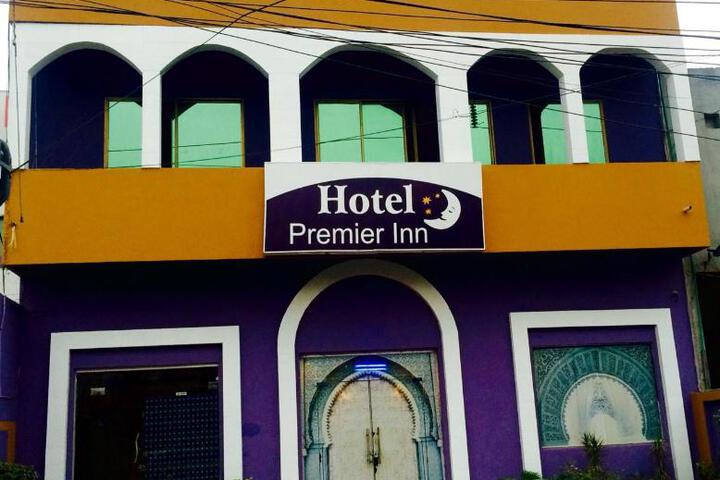Hotel Premier Inn Davis Road