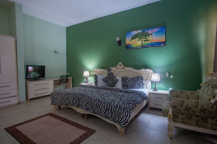 Room 8 of 37
