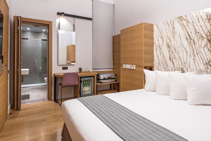 Room 42 of 115
