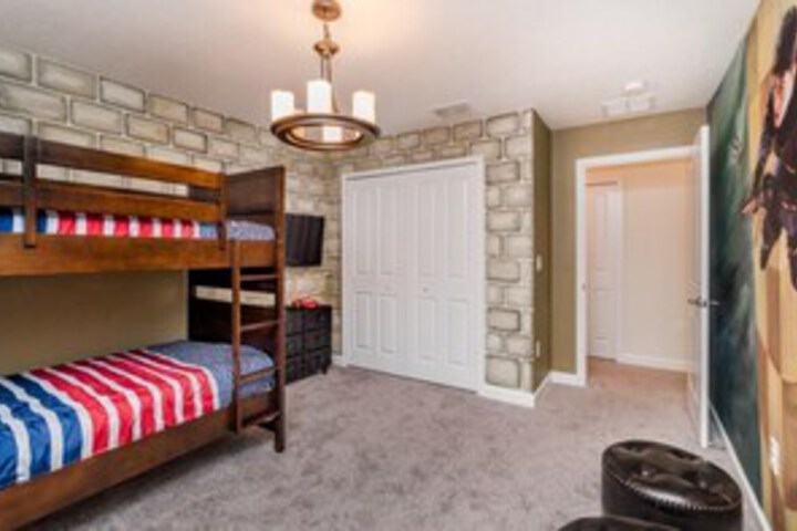 Room 18 of 21