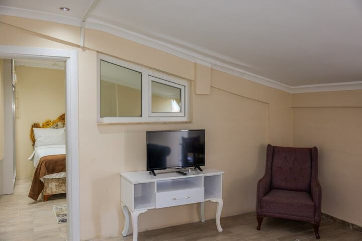 Room 12 of 136