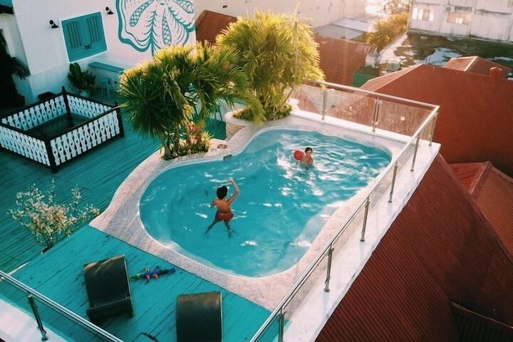 Pool 27 of 51