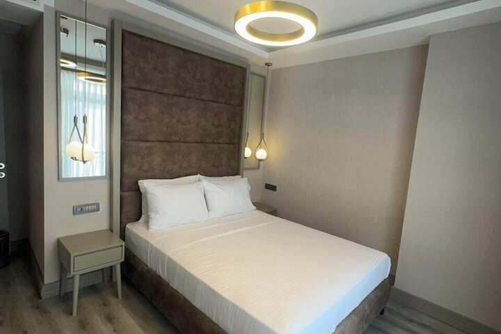 Room 32 of 42