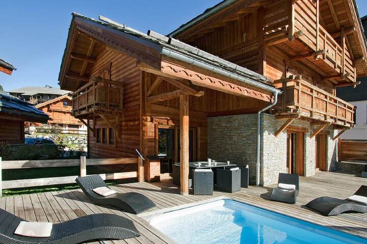 Chalet in Les Deux Alpes With Private Pool in Les Deux Alpes