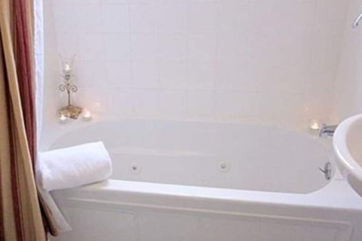 Room 24 of 44