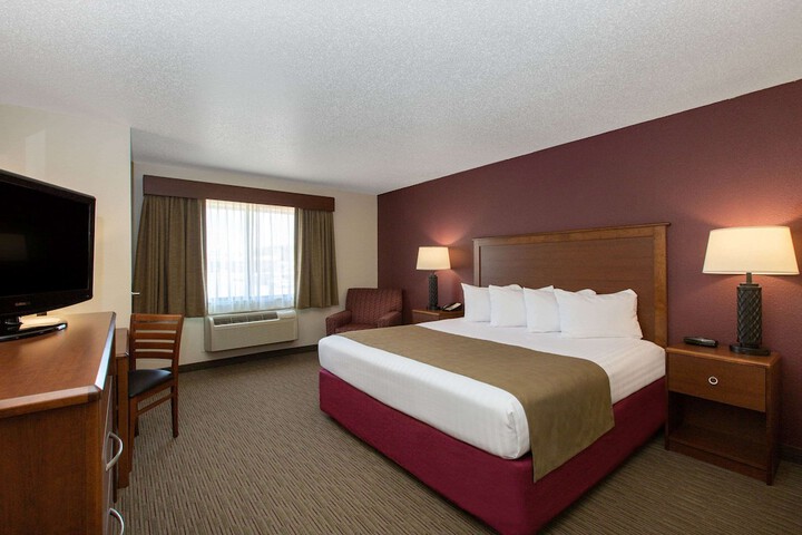 1 King Bed (13 of 16)