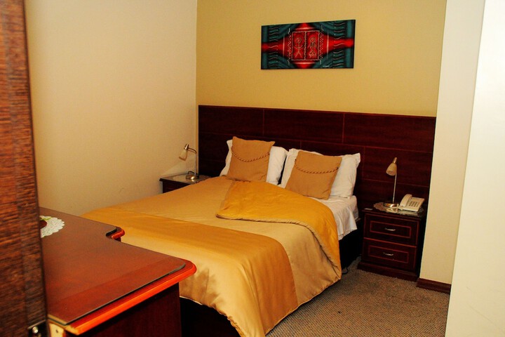 Room 10 of 29