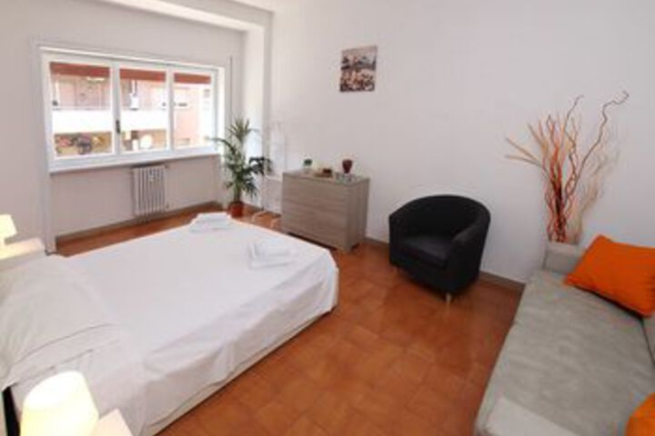 Room 9 of 22