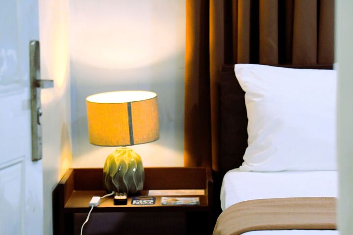 Room 10 of 29