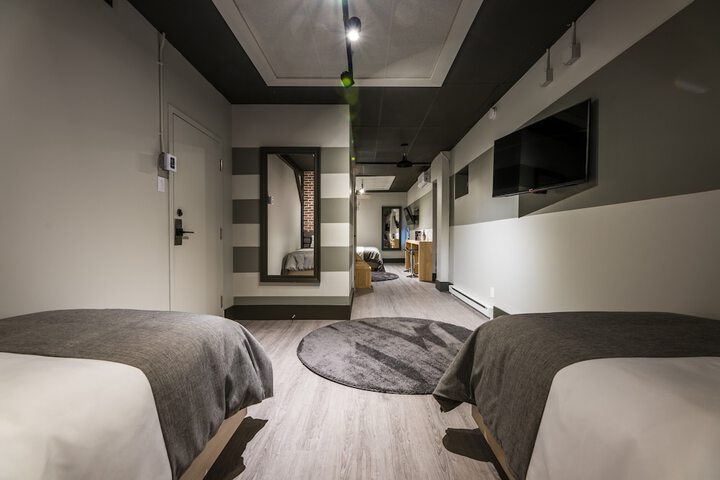 Room 2 of 12