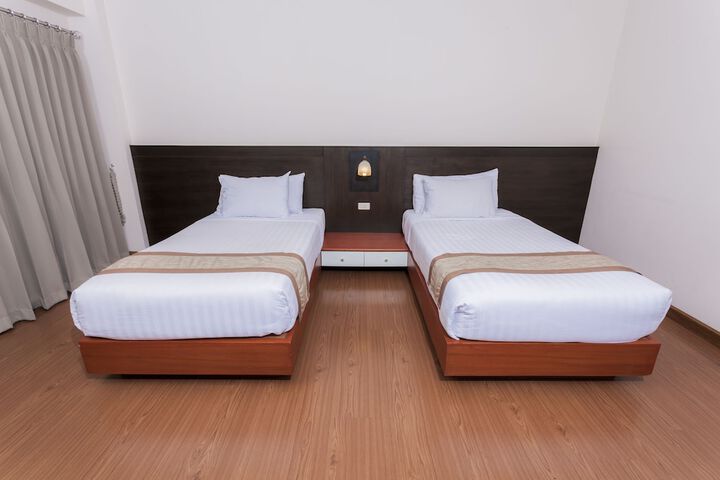 Room 12 of 36