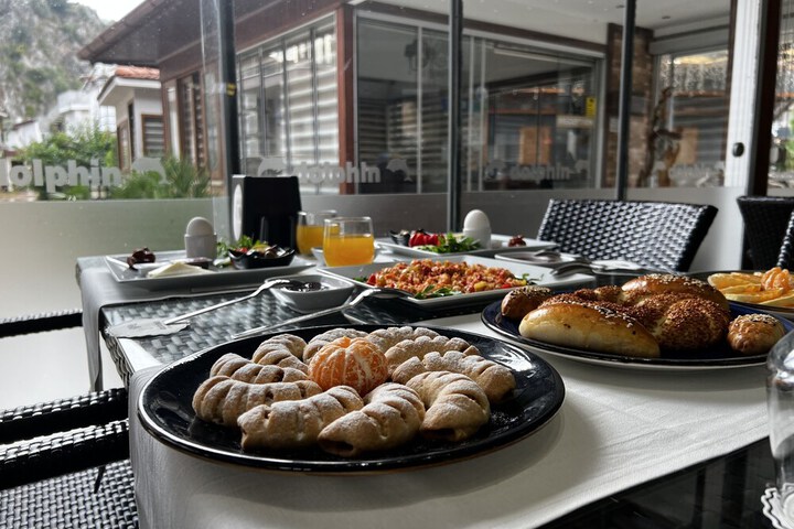 Breakfast/Coffee Service 50 of 76