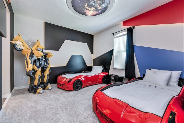 Room 3 of 84