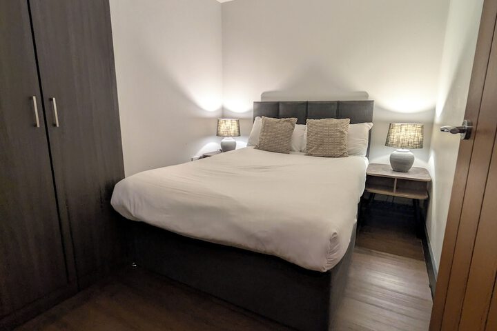 Room 16 of 83