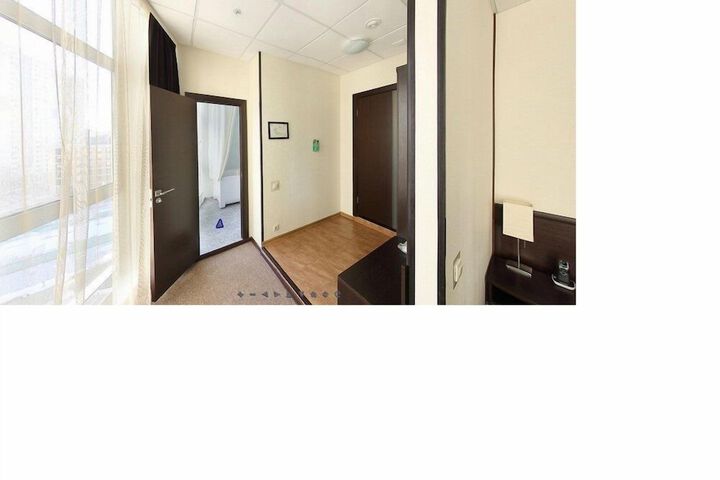 Room 11 of 40
