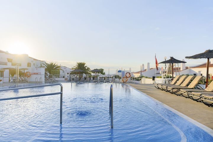 Hotel with Pool