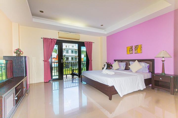 Room 4 of 43