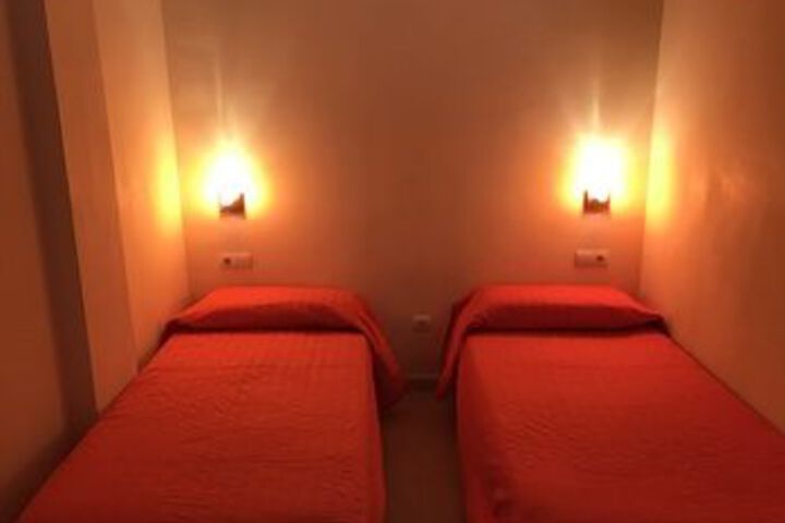 Room 3 of 9