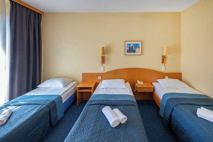 Room 30 of 75