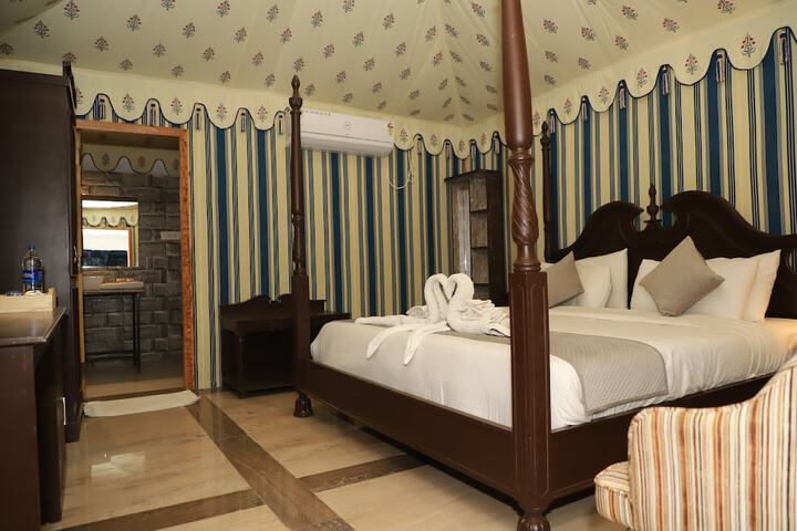 Room 2 of 55