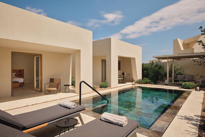 Pool 115 of 251
