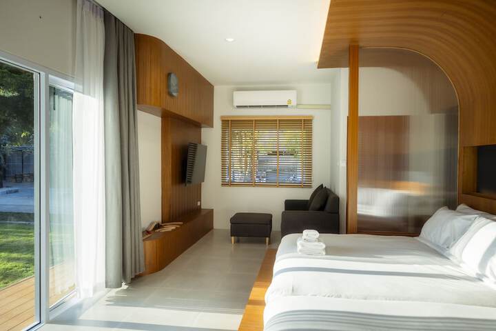 Room 19 of 103