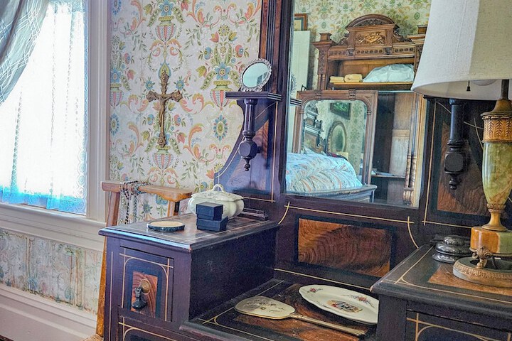 Room 27 of 95