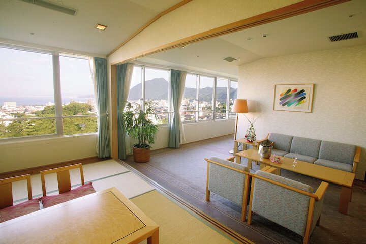 Room 10 of 36