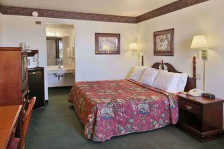 Room 15 of 32