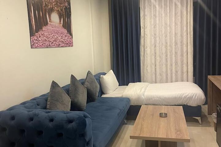 Room 27 of 38