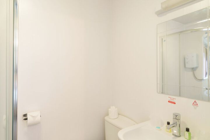 Room 40 of 76
