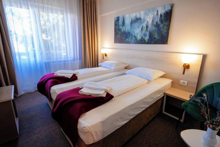 Room 20 of 28