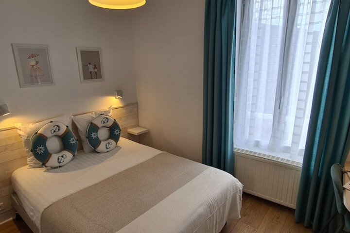 Room 9 of 39