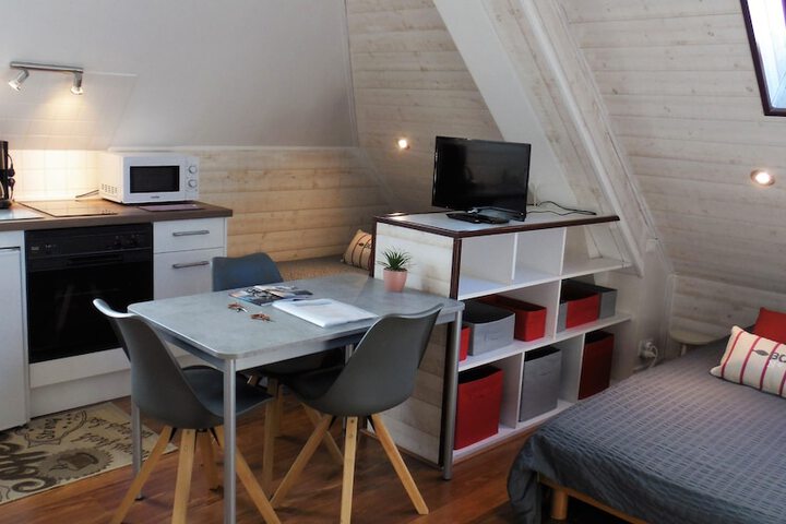 Room 28 of 64
