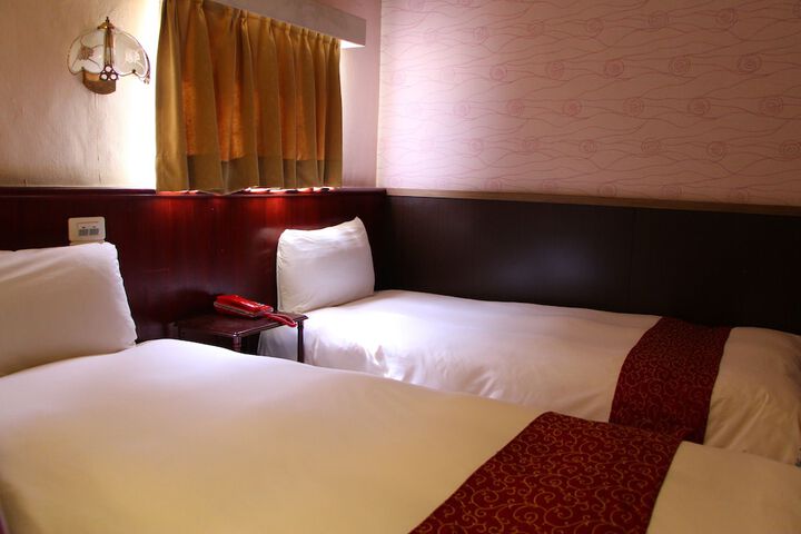 Room 9 of 51