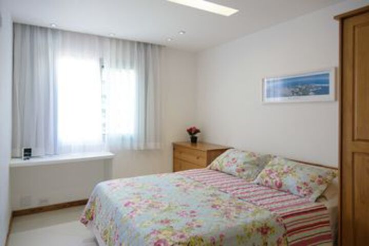 Room 14 of 32