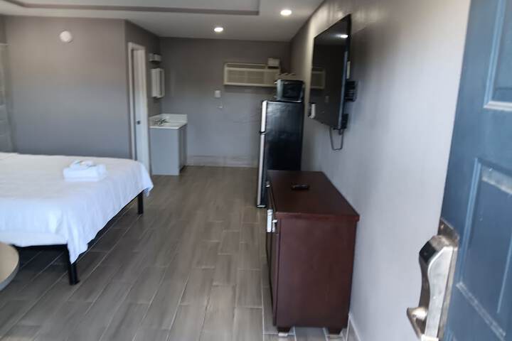 Room 5 of 7