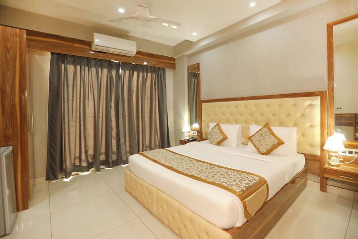 Room 19 of 77