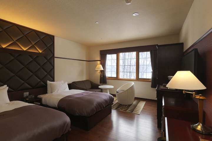 Room 12 of 83