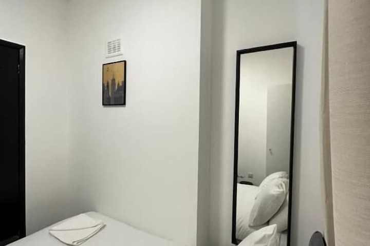 Room 26 of 27